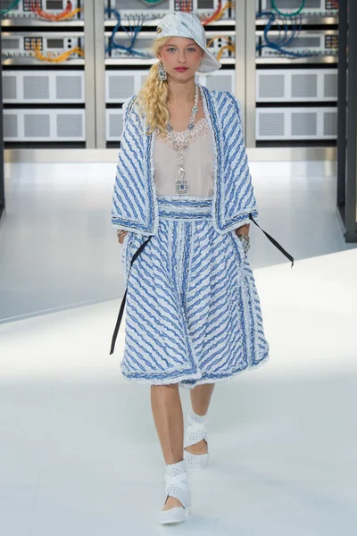 Look 76
